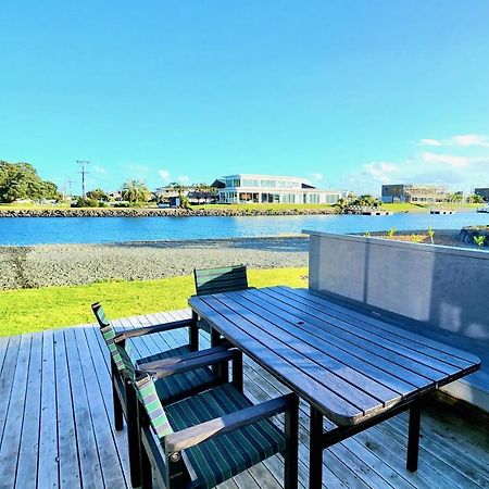 The Sunrise Bach - One Tree Point Holiday Home Экстерьер фото