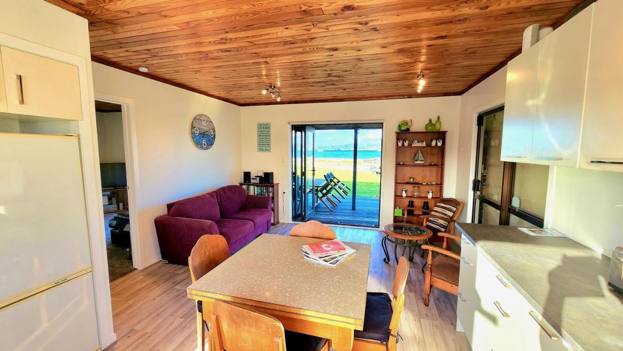 The Sunrise Bach - One Tree Point Holiday Home Экстерьер фото